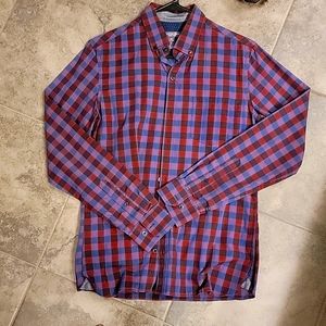 Van Heusen never Tuck long sleeve button up